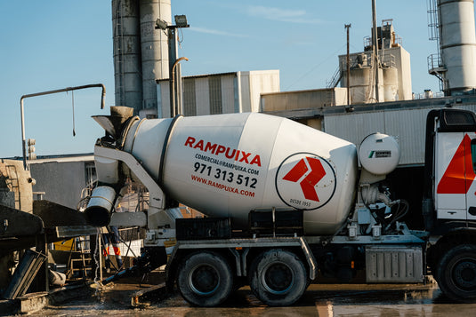 Ventajas de usar hormigón fresco con suministro local: rapidez, calidad y ahorro.