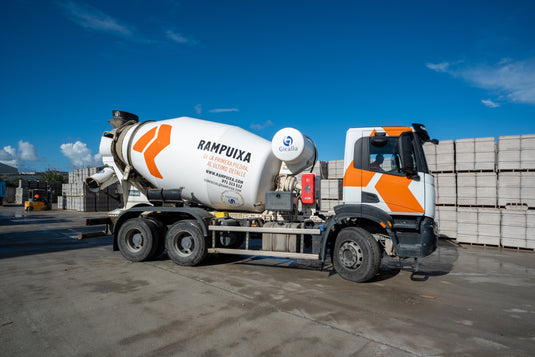 La flota de camiones hormigonera más moderna de Ibiza 