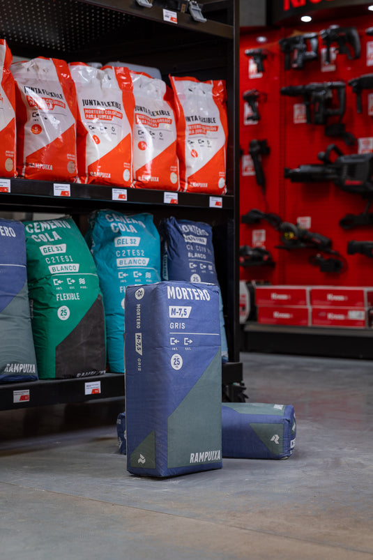 Morteros y Hormigones de fabricación propia en Ibiza.